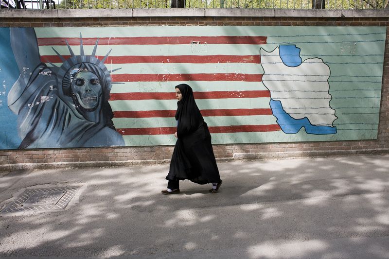 Teharen i Vasington u klincu